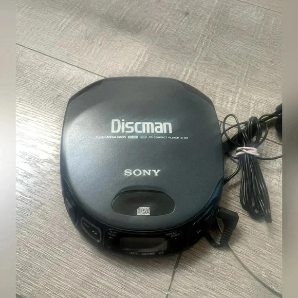 Sony - Discman D-151 - Digital Mega Bass Portable CD Player *TESTED - Picture 2 of 4